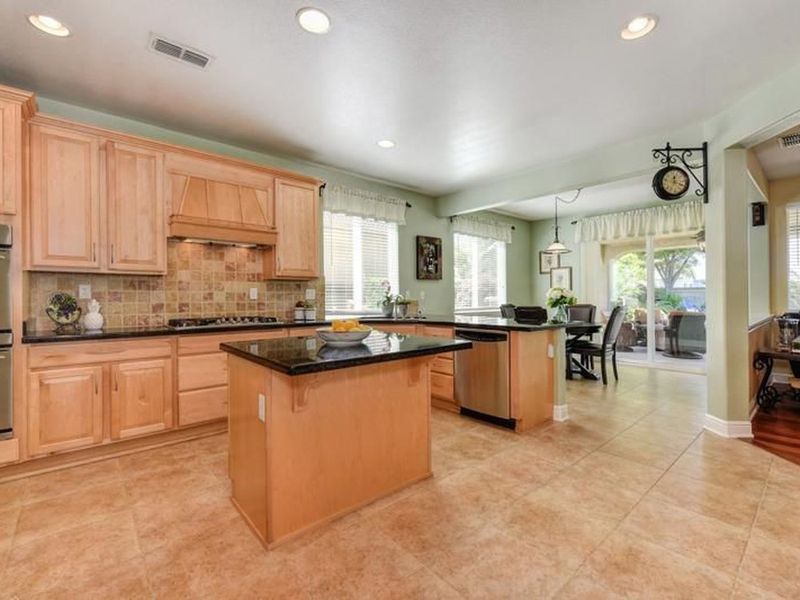 1884 Morella Circle, Roseville, CA 95747 ListReports