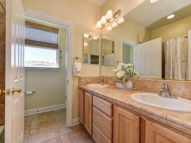 1884 Morella Circle, Roseville, CA 95747 ListReports