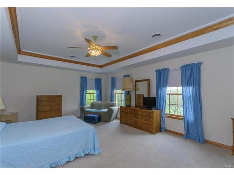 307 Sundance Ct, Hawk Point, MO, 63349 ListReports