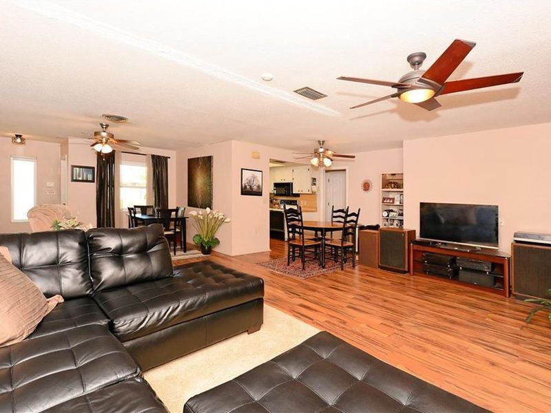 3180 Arapaho Street, Sarasota, FL 34231 ListReports