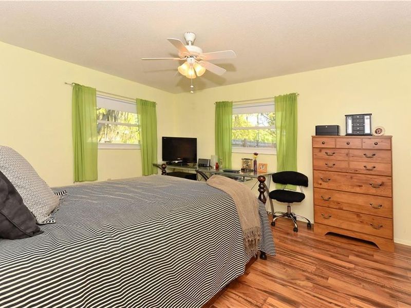 3180 Arapaho Street, Sarasota, FL 34231 ListReports