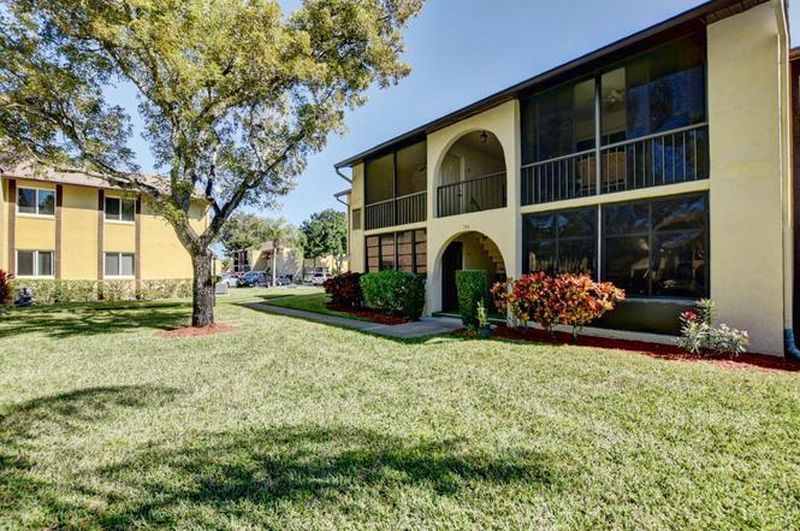 304 Pine Ridge Circle B1, Greenacres, FL 33463 ListReports