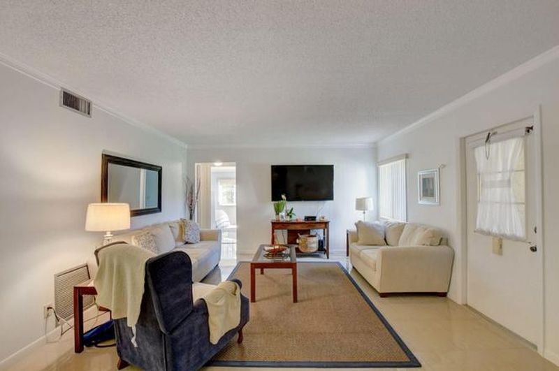 304 Pine Ridge Circle B1, Greenacres, FL 33463 ListReports