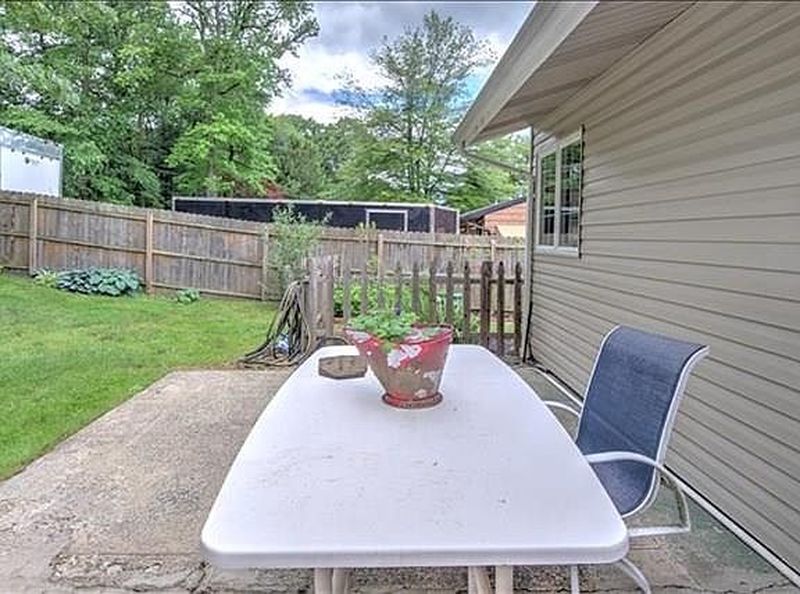 4 Hawthorne Rd, South Brunswick Twp., NJ 08824 ListReports