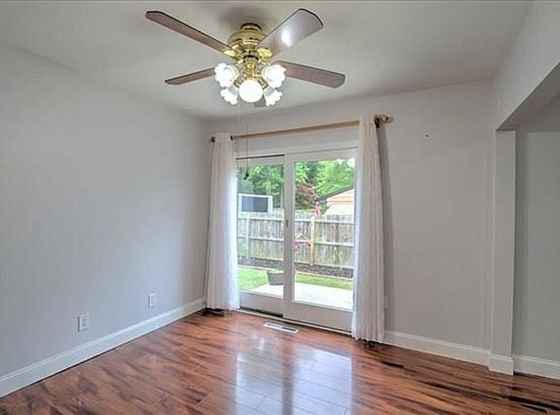 4 Hawthorne Rd, South Brunswick Twp., NJ 08824 ListReports