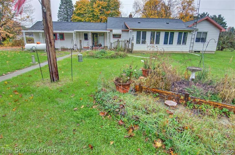 4327 N Gale Rd, Davison, MI 48423 ListReports