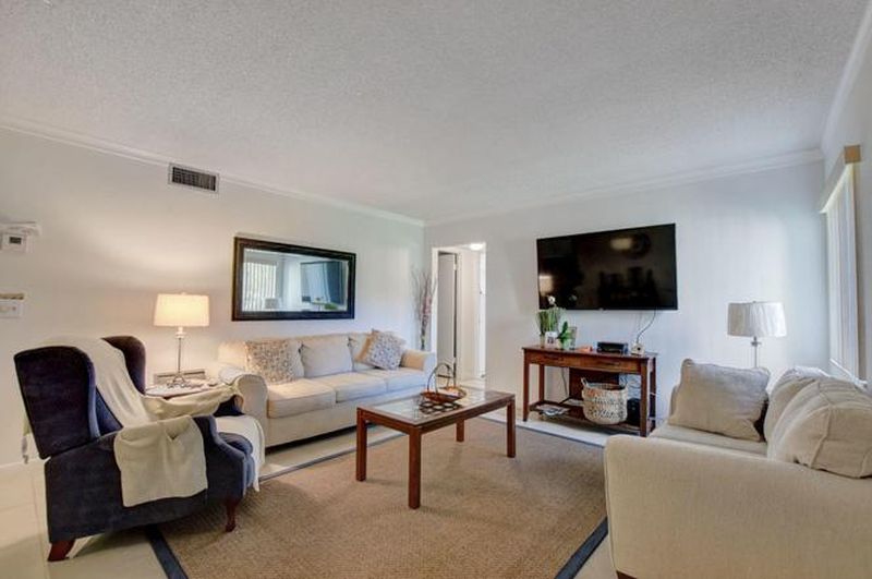 304 Pine Ridge Circle B1, Greenacres, FL 33463 ListReports