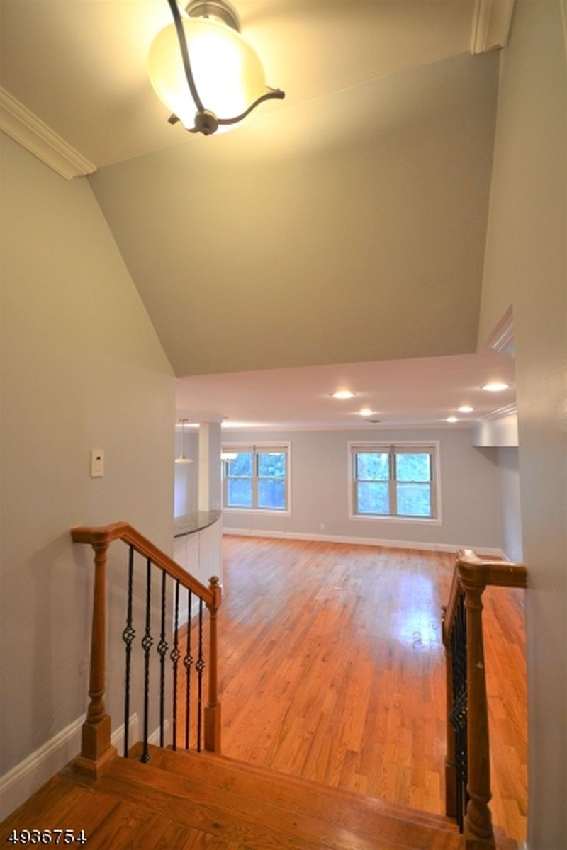 31 Upper Mountain Avenue 1, Montclair, NJ 07042 ListReports