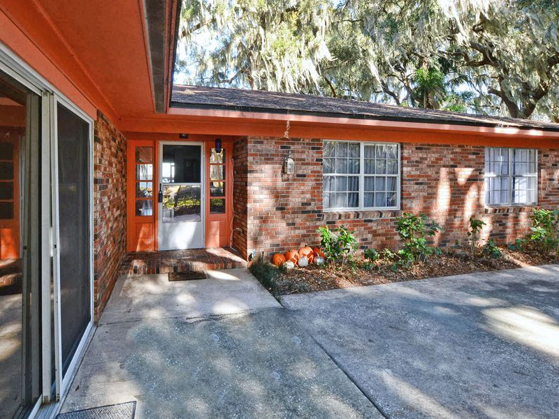 28051 Leuty Road, Okahumpka, FL 34762 ListReports