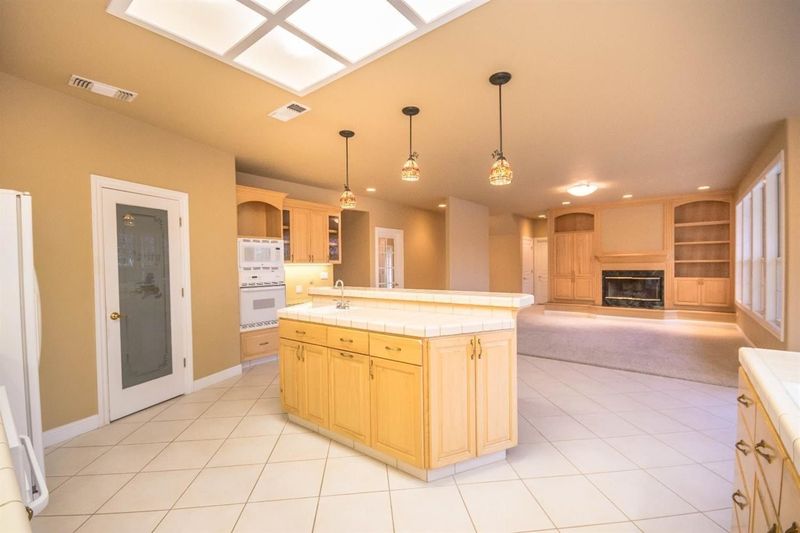 9691 Swan Lake Drive, Granite Bay, CA 95746 ListReports