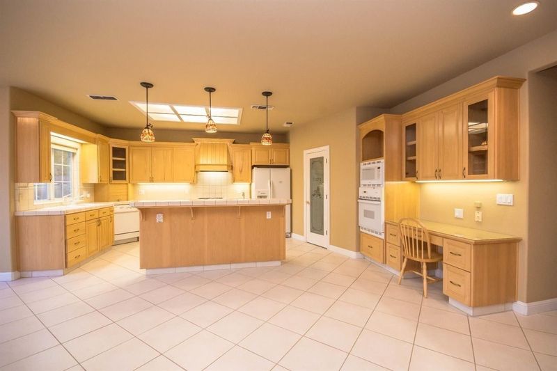 9691 Swan Lake Drive, Granite Bay, CA 95746 ListReports