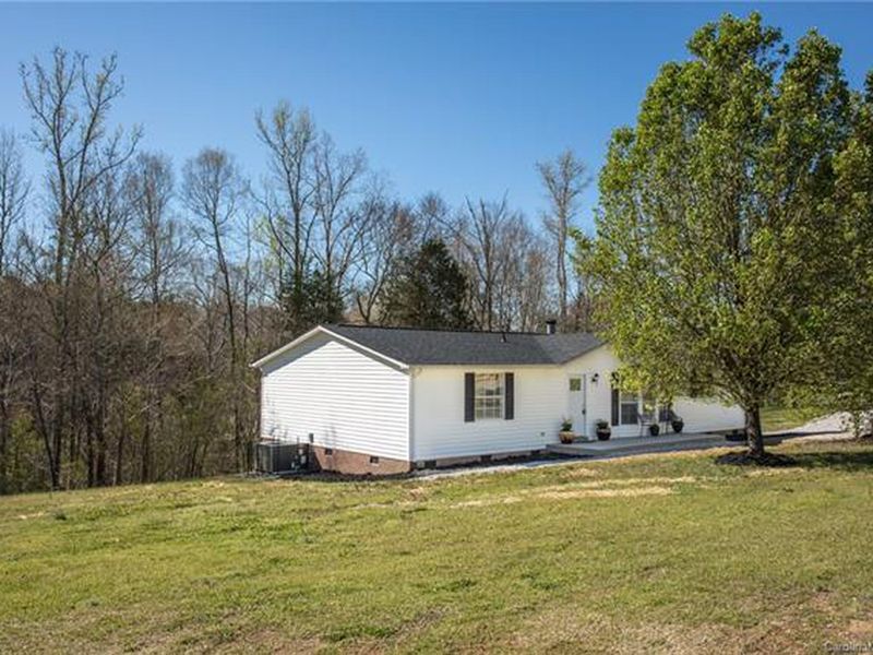 433 Sutton Spring Road, York, SC 297457300 ListReports