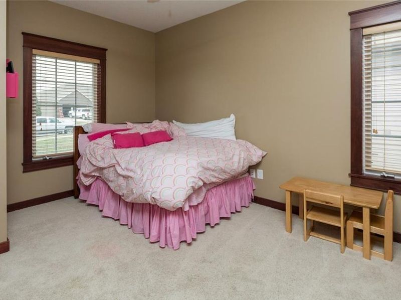 16219 Tanglewood Dr, Urbandale, IA 50323 ListReports