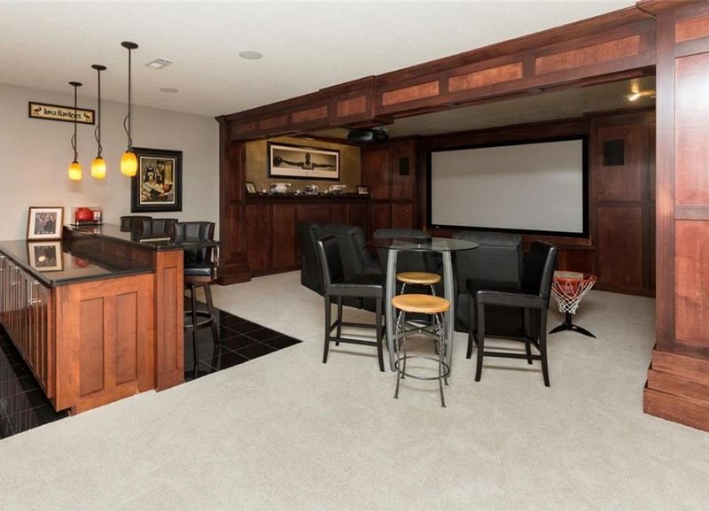 16219 Tanglewood Dr, Urbandale, IA 50323 ListReports