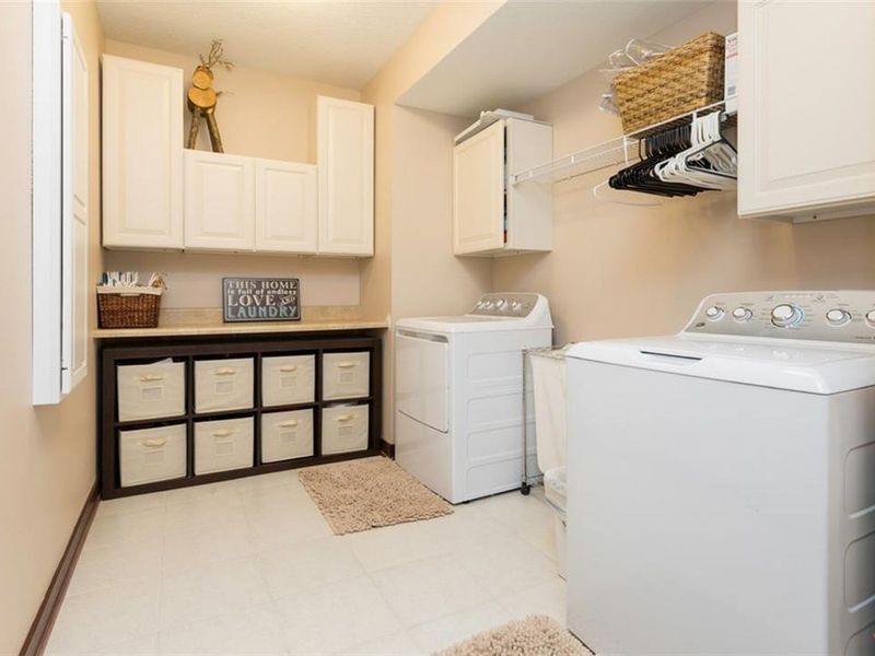 16219 Tanglewood Dr, Urbandale, IA 50323 ListReports