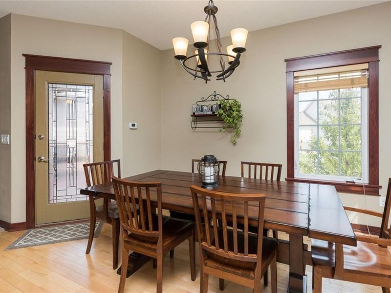 16219 Tanglewood Dr, Urbandale, IA 50323 ListReports