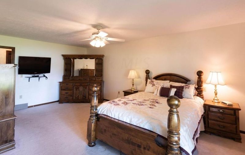 222 Olde North Church Rd, Pickerington OH 43147 ListReports