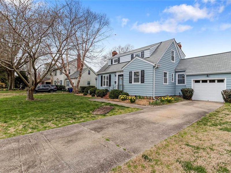 23 Holly Drive, Newport News, VA 23601 ListReports