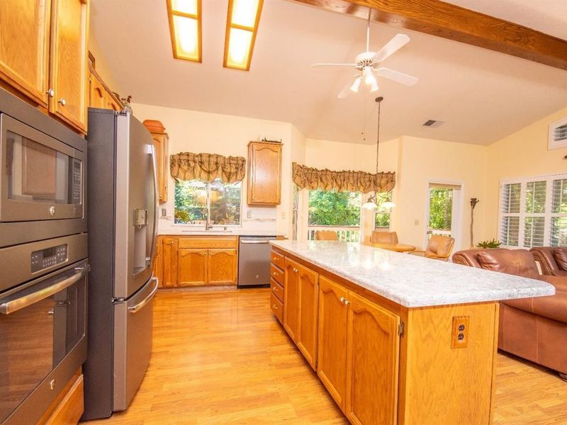 11220 Rosemary Drive, Auburn, CA 95603 ListReports