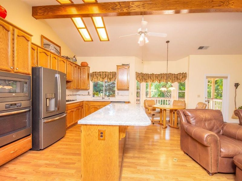 11220 Rosemary Drive, Auburn, CA 95603 ListReports