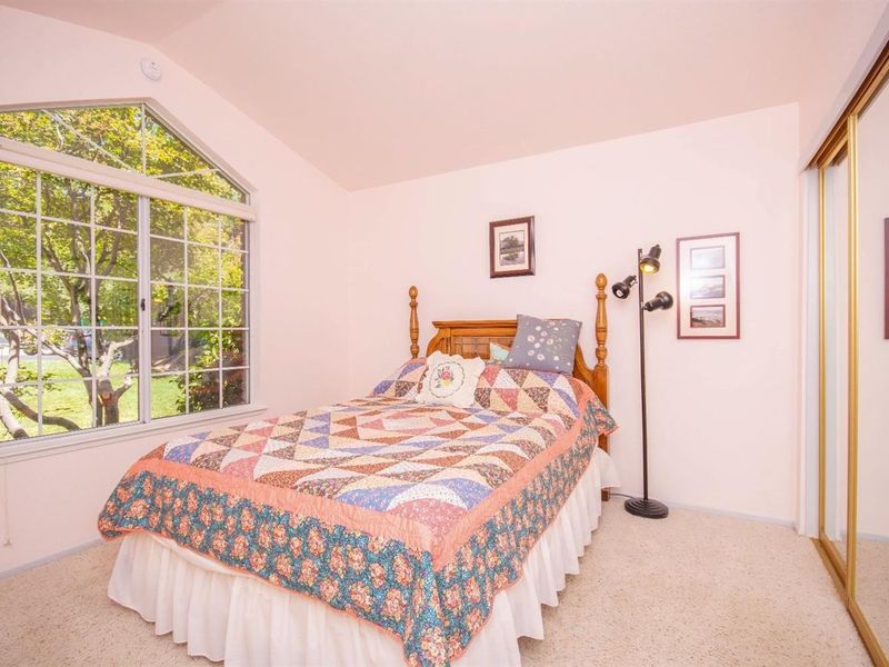 11220 Rosemary Drive, Auburn, CA 95603 ListReports