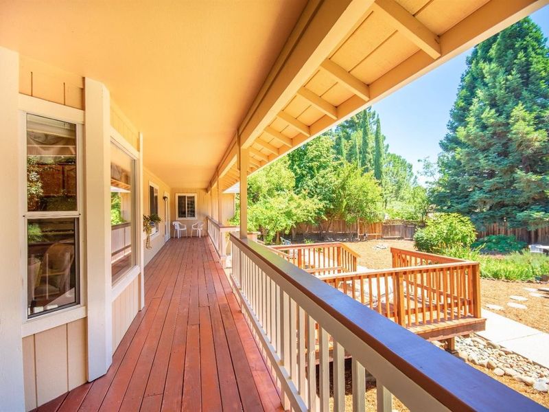 11220 Rosemary Drive, Auburn, CA 95603 ListReports