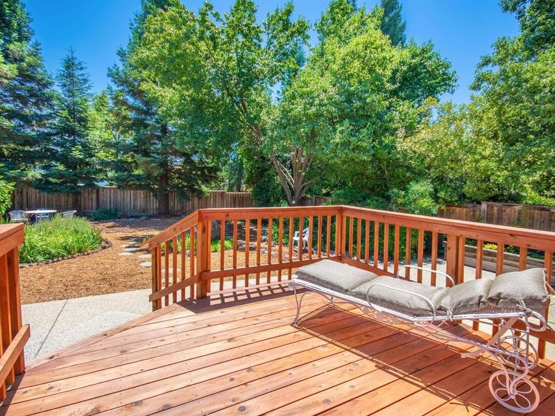 11220 Rosemary Drive, Auburn, CA 95603 ListReports