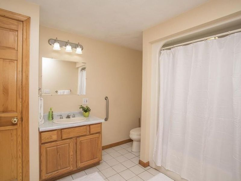 2359 Horton St, North Dighton, MA 02764 ListReports