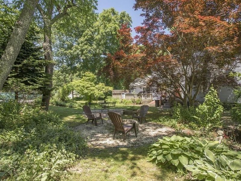 2359 Horton St, North Dighton, MA 02764 ListReports