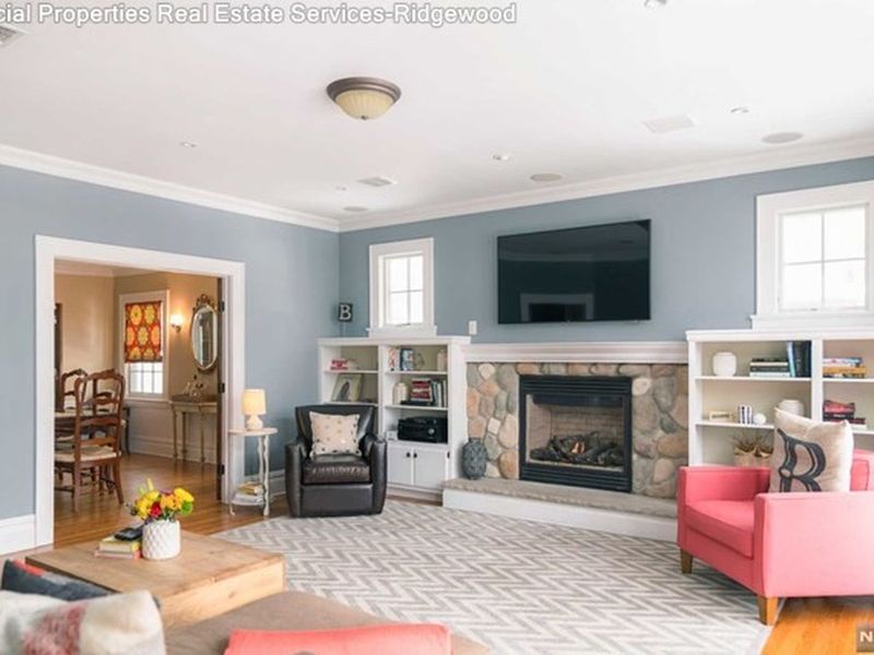 851 Hillcrest Road, Ridgewood, NJ 07450 | ListReports
