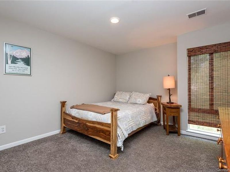 5809 Sharon Road, Charlotte, NC 28210 ListReports