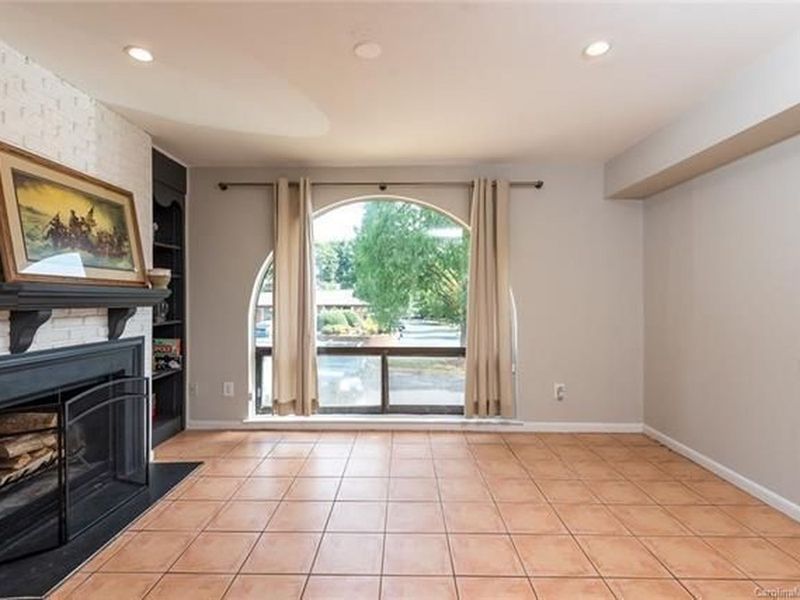 5809 Sharon Road, Charlotte, NC 28210 ListReports