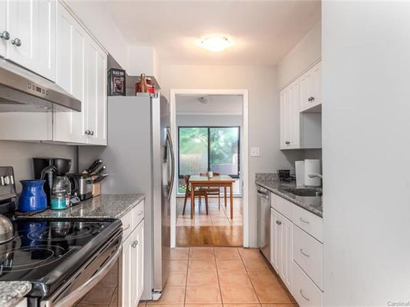 5809 Sharon Road, Charlotte, NC 28210 ListReports