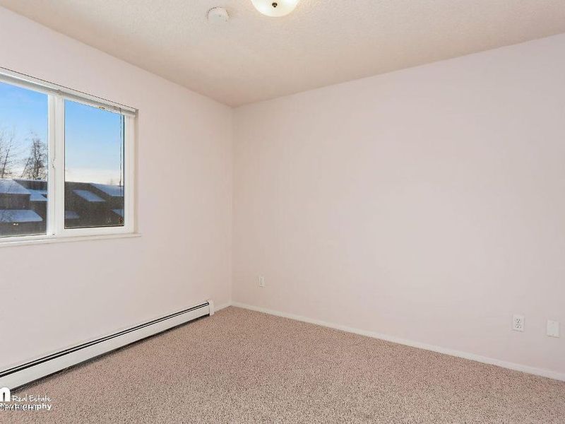 1021 West 80th Avenue, Anchorage, AK 99518 ListReports