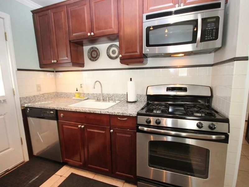 184 Spiers Road, Newton, MA 02459 ListReports