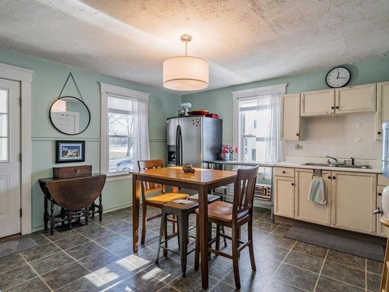 113 Prospect St, Hatfield, MA 01038 ListReports