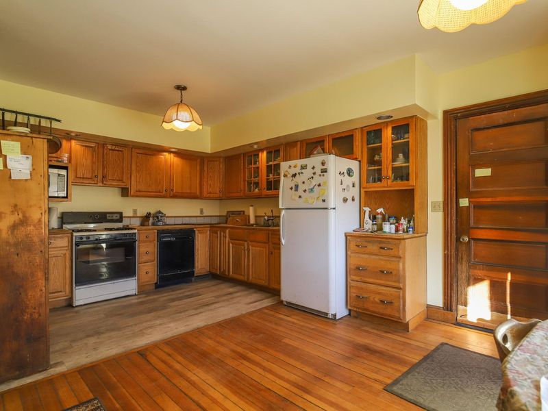 431 Clarks Mills Road, Dayton, ME 04005 ListReports