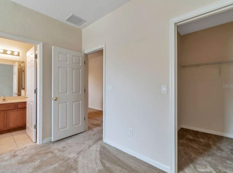 3900 Claybrook Drive, Wesley Chapel, FL 33544 ListReports