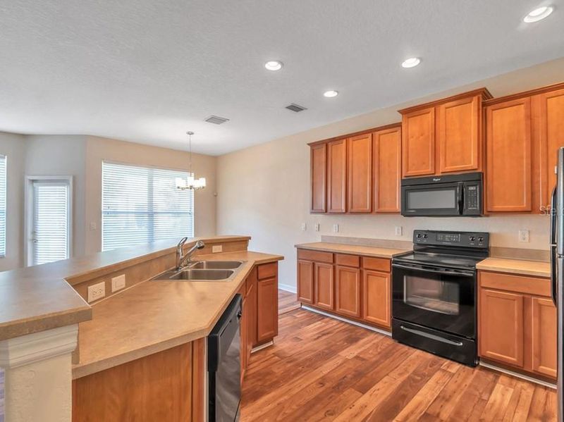 3900 Claybrook Drive, Wesley Chapel, FL 33544 ListReports