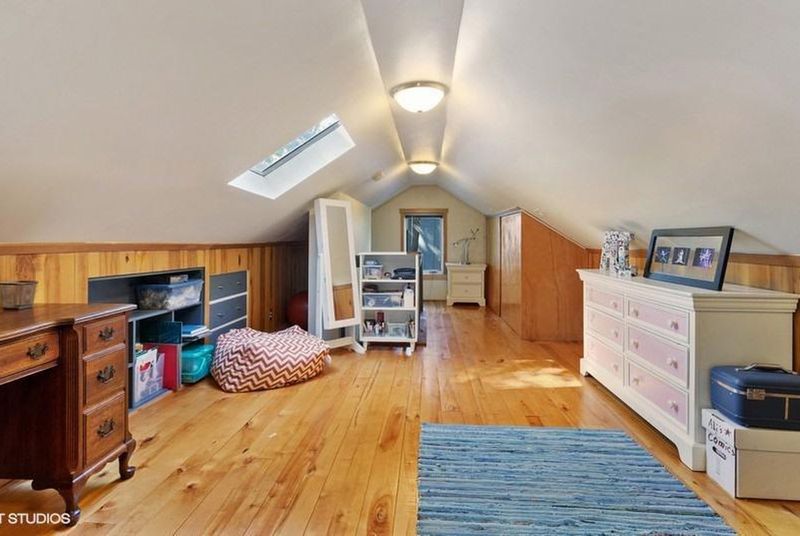 2732 West River Parkway, Minneapolis, MN 55406 ListReports