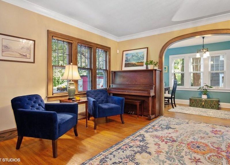 2732 West River Parkway, Minneapolis, MN 55406 ListReports