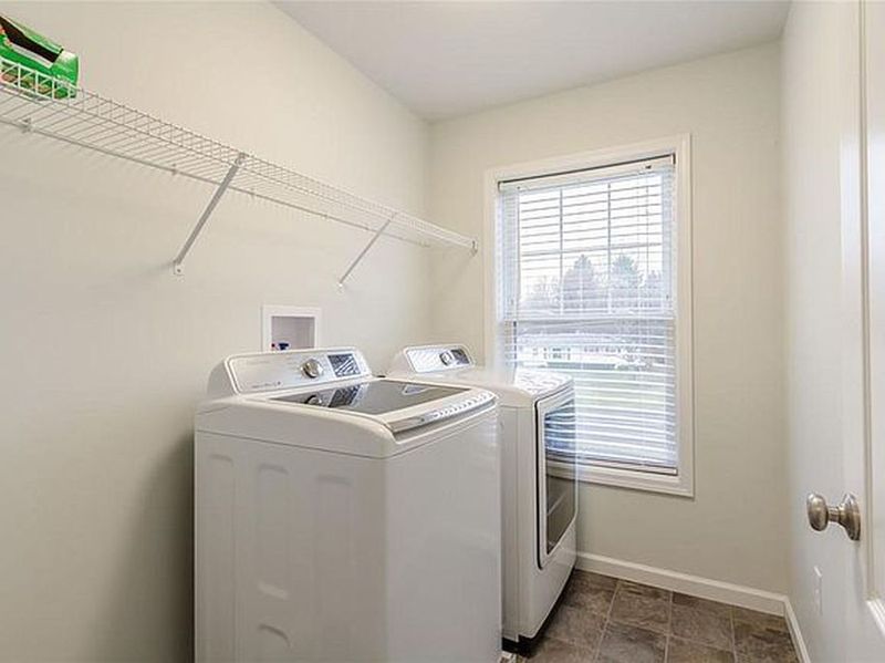 922 Shoemaker Road, ster, NY 14580 ListReports