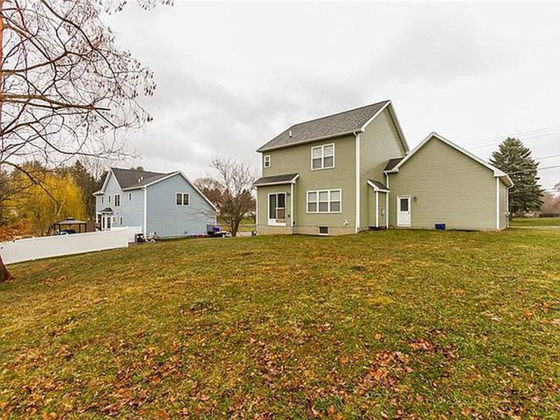 922 Shoemaker Road, ster, NY 14580 ListReports