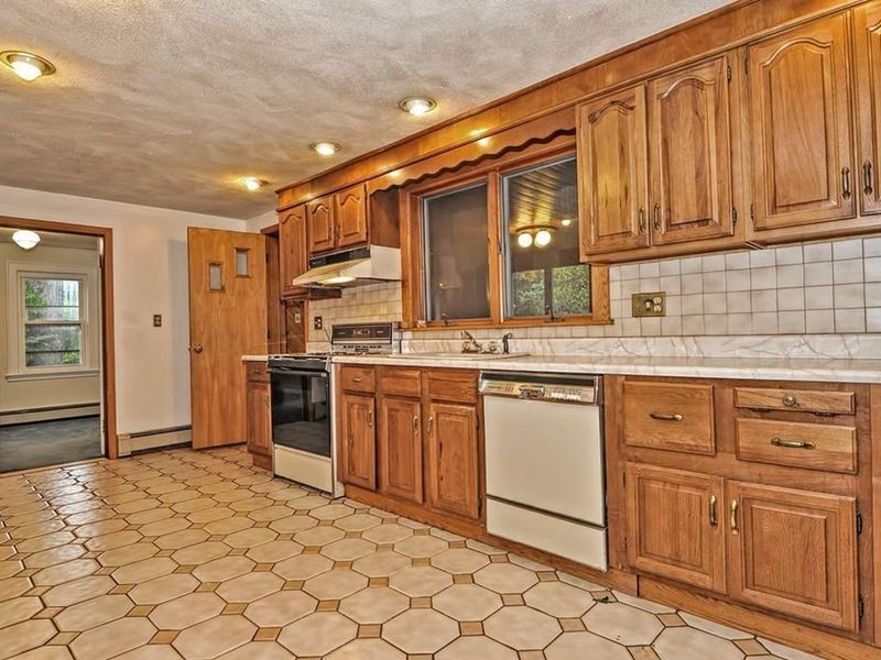 184 Lawrence Rd, Medford, MA 02155 ListReports