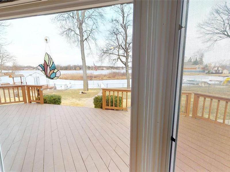 6928 Hatchery Rd, Waterford Twp MI 48327 ListReports