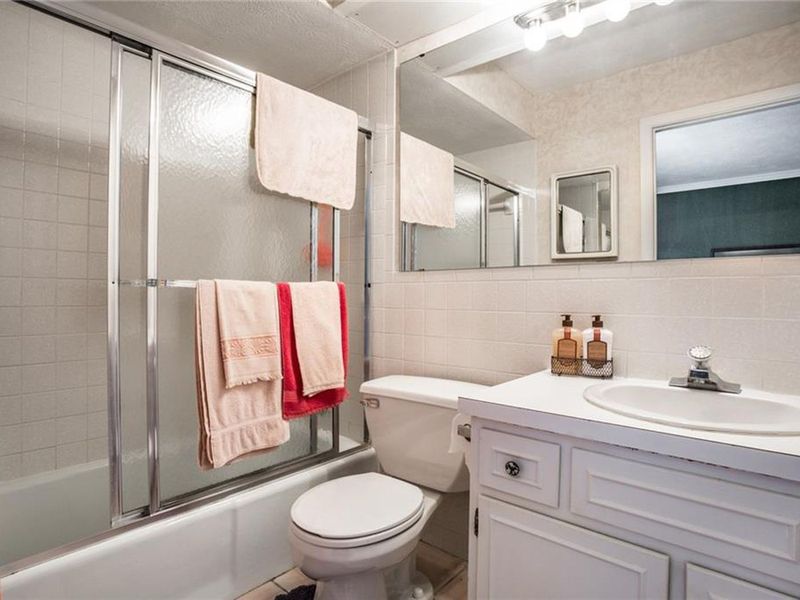 1313 Kings Cove Ct, Indianapolis IN 46260 ListReports