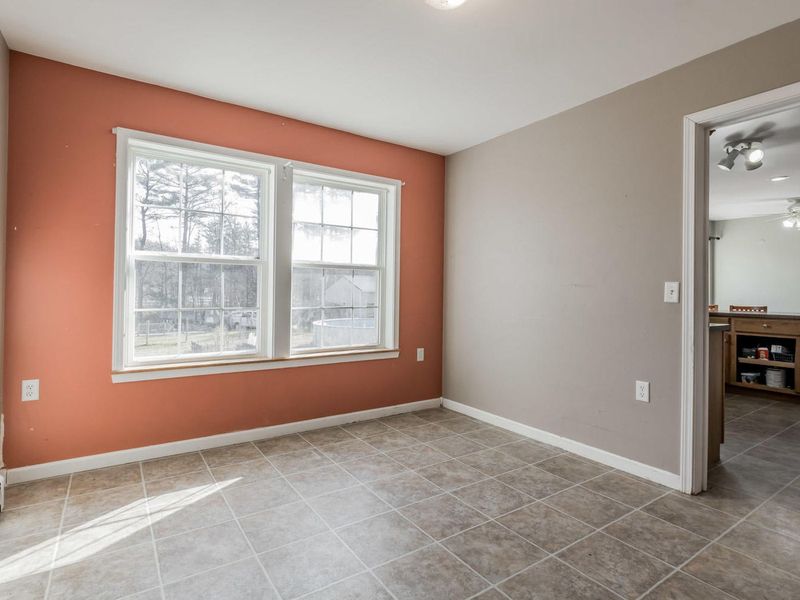 17 Dutton Hill Hill, Gray, ME 04039 ListReports