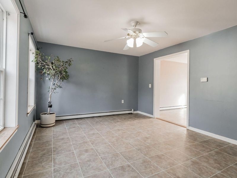 17 Dutton Hill Hill, Gray, ME 04039 ListReports