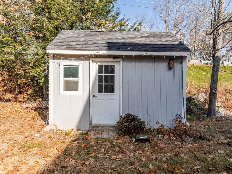 17 Dutton Hill Hill, Gray, ME 04039 ListReports