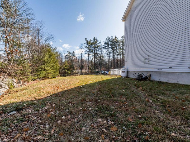 17 Dutton Hill Hill, Gray, ME 04039 ListReports